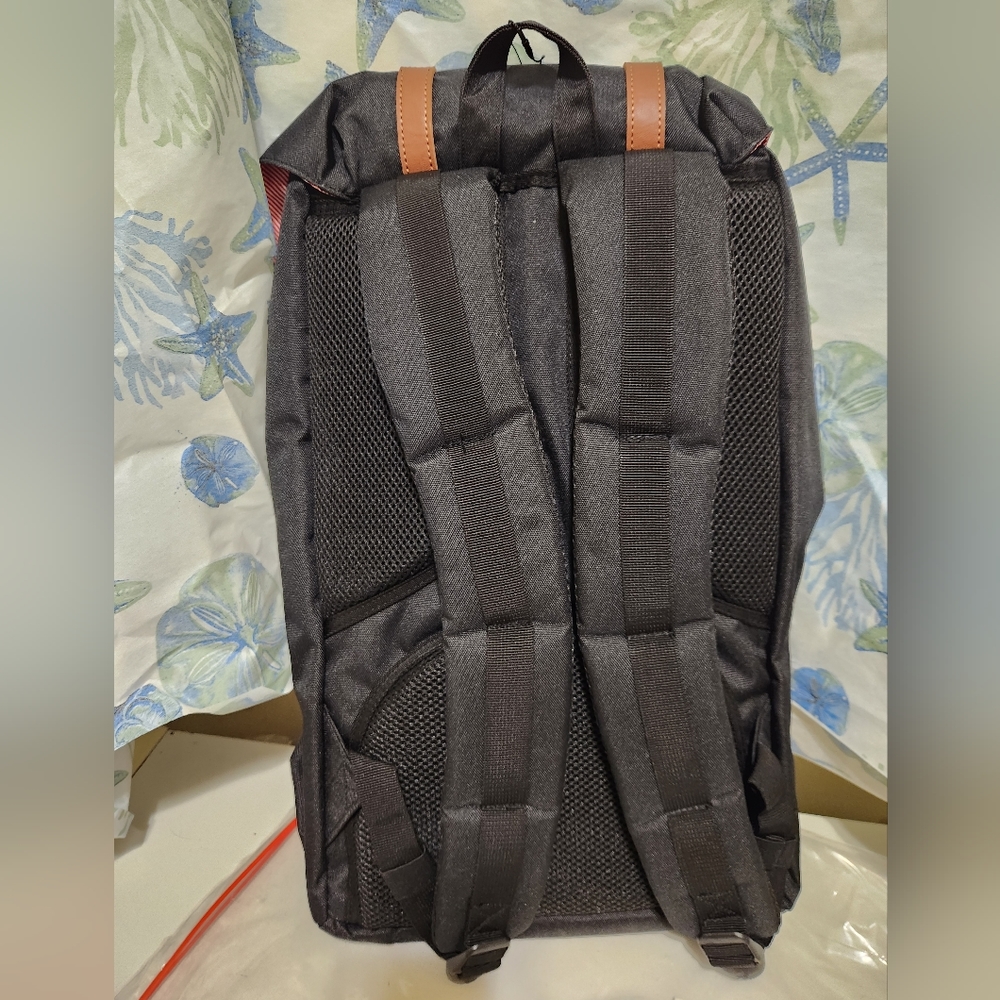 Backpack - Picture 3 of 4